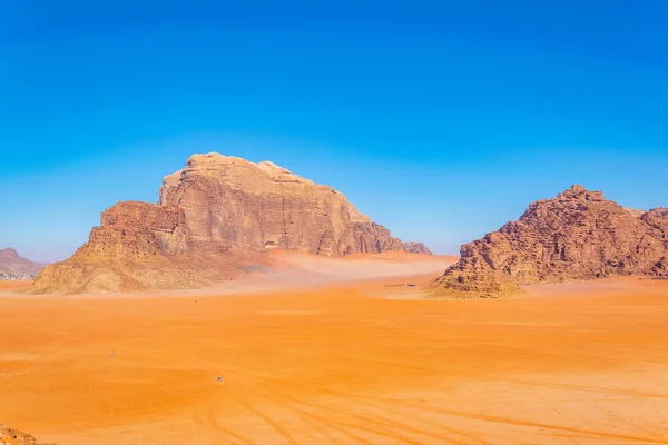 Landschap van wadi rum woestijn in Jordanië — Stockfoto