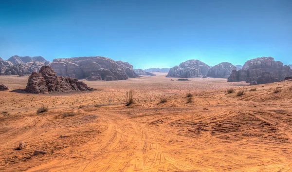 Landschap van wadi rum woestijn in Jordanië — Stockfoto