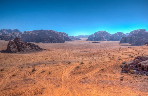 Landschap van wadi rum woestijn in Jordanië — Stockfoto