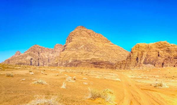 Landschap van wadi rum woestijn in Jordanië — Stockfoto