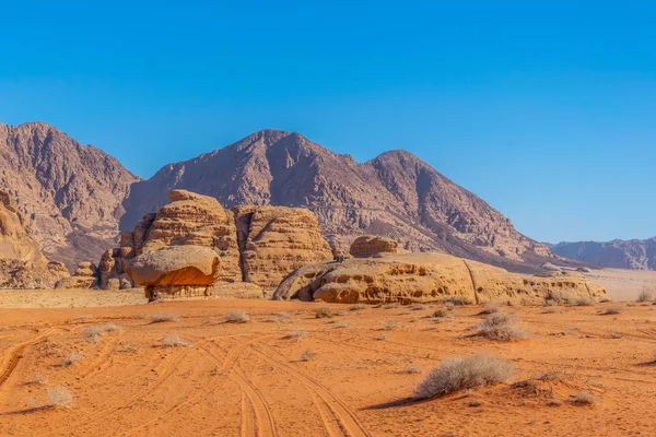 Landschap van wadi rum woestijn in Jordanië — Stockfoto