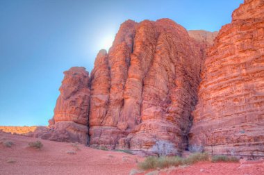 Wadi Rum çöl Ürdün'de Khazali siq