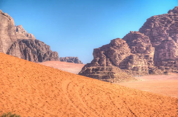 Vista de una duna de arena en Wadi Rum, Jordania — Foto de Stock