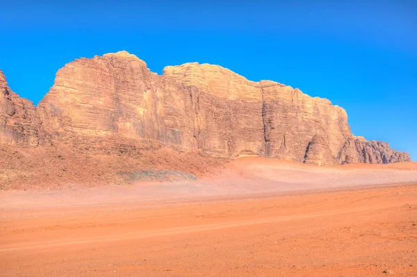 Landschap van wadi rum woestijn in Jordanië — Stockfoto