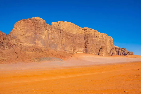 Táj a wadi rum desert, Jordánia — Stock Fotó