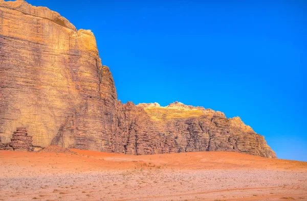 Landschap van wadi rum woestijn in Jordanië — Stockfoto