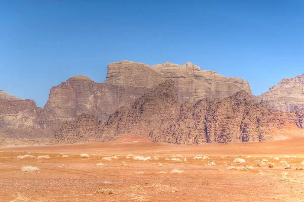 Landschap van wadi rum woestijn in Jordanië — Stockfoto
