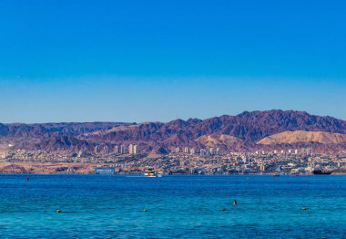 Akabe, Ürdün, 31 Aralık 2018: İnsanlar bir güneşli da tadını çıkarıyor