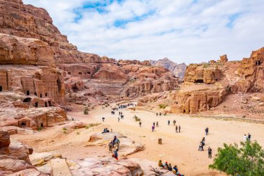 Petra, Jordan, 2 Ocak 2019: İnsanlar en doğru yürüyor