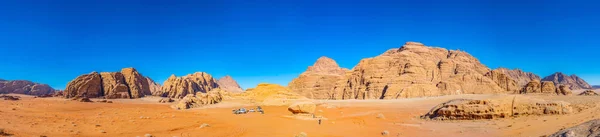 Wadi rum, jordan, 4. januar 2019: pilzfelsen in der wadi rum wüste in jordan — Stockfoto