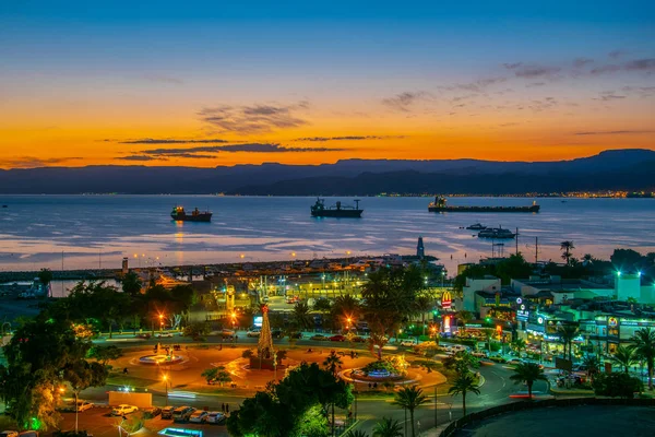 Aqaba, jordan, 31. Dezember 2018: Sonnenuntergang Blick auf den großen Araber — Stockfoto