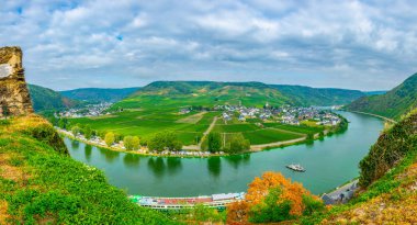 Burg Metternich, Almanya 'dan Beilstein 'ın havadan görünümü