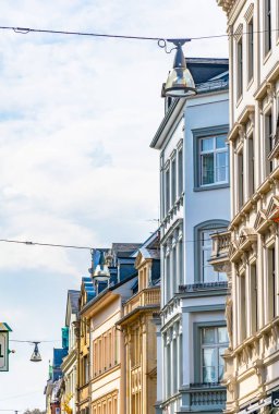 Wiesbaden merkezinde renkli cepheleri, Almanya