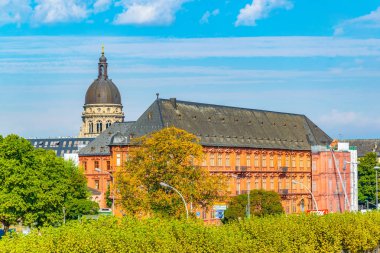 Landtag-Rheinland Pfalz ilçe ve Mesih Kilisesi hükümeti