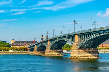 Landtag-Mainz, Almanya Rheinland Pfalz ilçe hükümeti