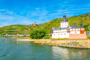 Bir gümrük checkpo olarak hizmet için kullanılan pfalzgrafenstein kale