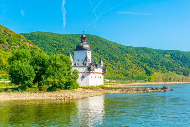 Bir gümrük checkpo olarak hizmet için kullanılan pfalzgrafenstein kale