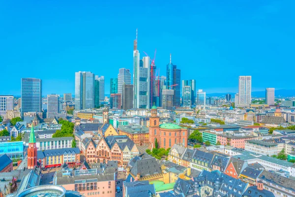 Arranha-céus do centro financeiro de Frankfurt visto atrás Pauls — Fotografia de Stock
