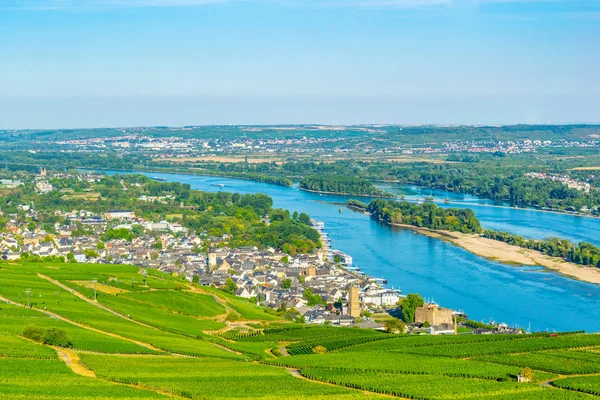 Flyg foto över Ruedesheim am Rhein i Tyskland — Stockfoto
