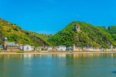 Burg Katz Almanya 'da St. Goarshausen 'e bakan