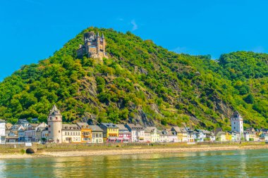 Burg Katz Almanya 'da St. Goarshausen 'e bakan