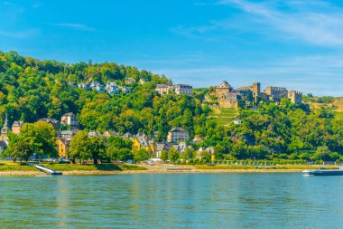 Almanya 'da St. Goar 'a bakan Rheinfels Kalesi