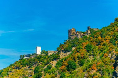 Almanya 'da Rhein nehrine bakan Burg Liebenstein