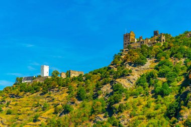 Almanya 'da Rhein nehrine bakan Burg Liebenstein