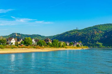 Almanya 'da Boppard yakınlarında Rhein Nehri