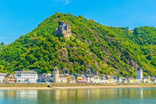 Burg Katz, kilátással a németországi St. Goarshausen-ra — Stock Fotó