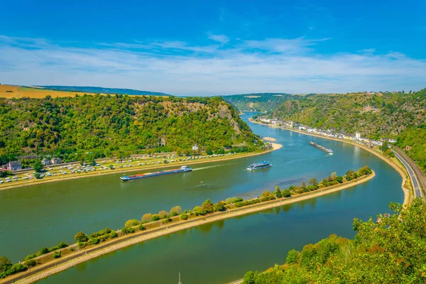 Vista desde el acantilado de Lorelei hacia St. Goarshausen en Alemania — Foto de Stock