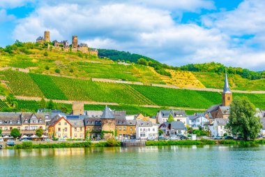 Burg Thurant Almanya 'da alken kasabasında