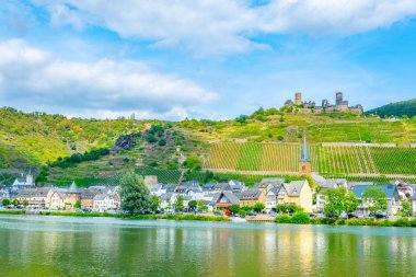Burg Thurant Almanya 'da alken kasabasında