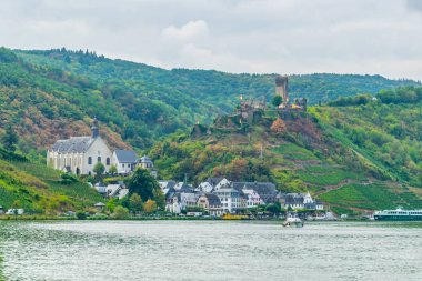 Almanya 'da Metternich Kalesi ile Beilstein kasabası