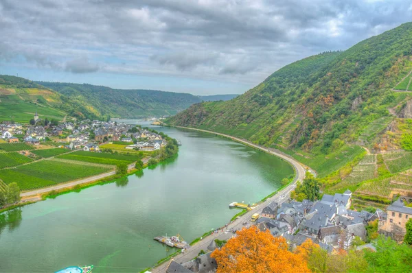 Burg Metternich, Almanya 'dan Beilstein 'ın havadan görünümü