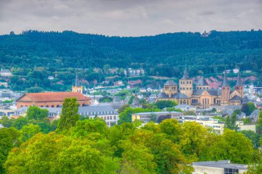 Petrisberg Tepesi 'nden Trier 'in havadan görünümü, Almanya