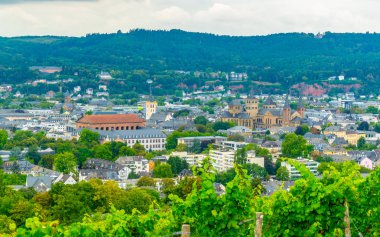 Petrisberg Tepesi 'nden Trier 'in havadan görünümü, Almanya