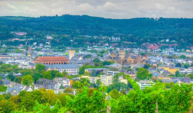 Petrisberg Tepesi 'nden Trier 'in havadan görünümü, Almanya