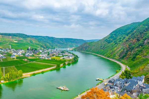 Burg Metternich, Almanya 'dan Beilstein 'ın havadan görünümü
