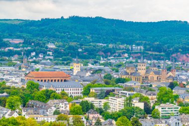 Petrisberg Tepesi 'nden Trier 'in havadan görünümü, Almanya