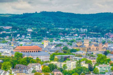 Petrisberg Tepesi 'nden Trier 'in havadan görünümü, Almanya
