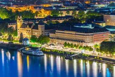 Kobl Prusya hükümetinin tarihi binanın gece görünümü