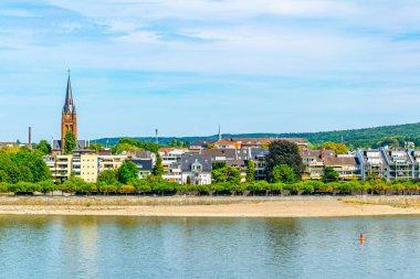 Almanya 'da Bonn 'da Rhein nehir kıyısı