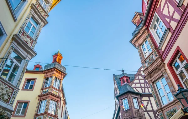 Fachadas coloridas de casas históricas em Koblenz, Alemanha — Fotografia de Stock