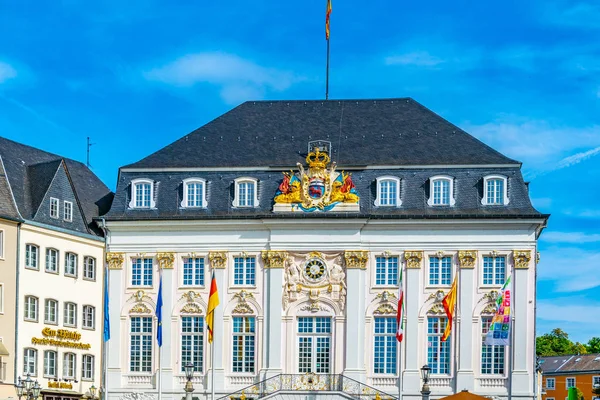 Fasada starego ratusza na Marktplatz w centrum Bonn, — Zdjęcie stockowe