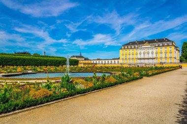 Köln yakınlarındaki Bruhl sarayında bahçeler, Almanya