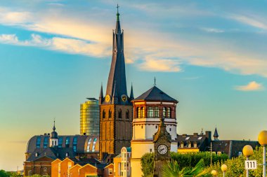Düsseldorf, Almanya bölgesindeki Saint Lambertus Kilisesi