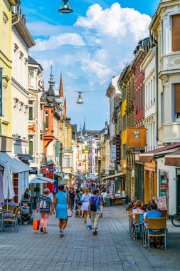 Wiesbaden, Almanya, 17 Ağustos 2018: turistlere gezinti