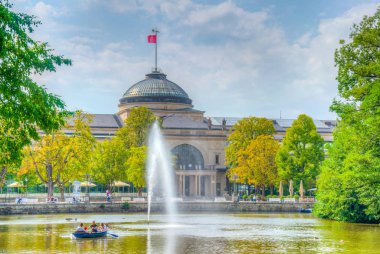 Wiesbaden, Almanya, 17 Ağustos 2018: Kurhaus 'un Wies 'te görünümü