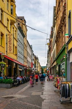 Koblenz, Almanya, 15 Ağustos 2018: dar bir sokağın görünümü